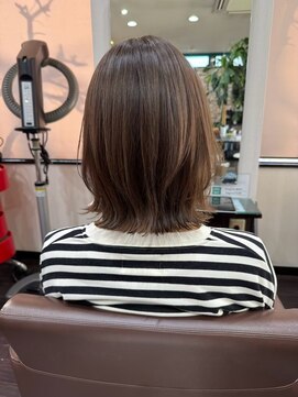 美容室 フォーリア Foglia レイヤーボブ アッシュ ベージュ