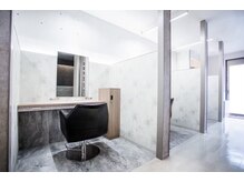 《全席半個室》人目を気にせず落ち着いて施術を受けられる＊