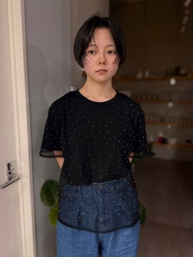 丸みショートボブ 顔周りデザインカット