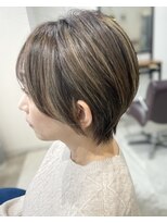 カイ(KAY)&nbsp;【白髪ぼかしハイライトと丸みショート】