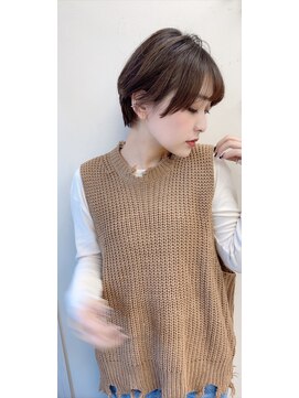 ジジ 代々木(Gigi) [Gigi代々木}耳掛け丸みショート{ハリ}