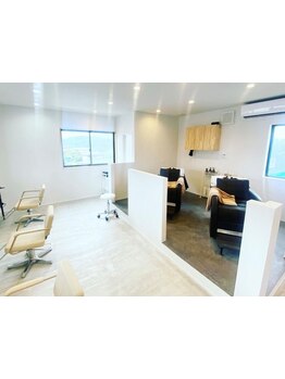 3席のみの少人数制◆西海岸風のオシャレサロンで一息。コロナ対策も行っているので安心してご来店下さい！