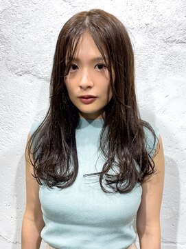 ボウ(BEAU) “艶と、柔らかさ”オトナ可愛いを極めたゆるめIラインロング