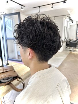 ファイブシーン アオヤマ(5SCENE AOYAMA) 波巻きパーマメンズツイストスパイラルパーマツーブロック