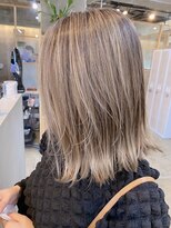 フリーラ 横浜(freera)&nbsp;黒髪/グレーベージュ/レイヤーロング/前髪パーマ[横浜駅]