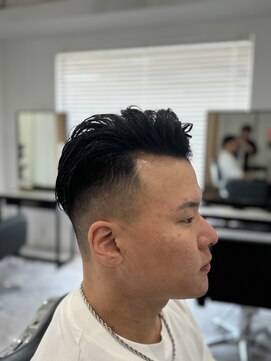 スワッグ(SWAG) メンズカット/メンズパーマ/フェード/眉毛カット/シェービング