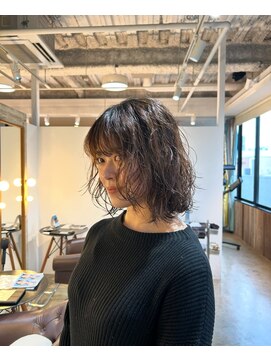 ビハインドザカーテン(BEHIND THE CURTAIN) 【外国人風癖毛パーマ】ゆるふわパーマ