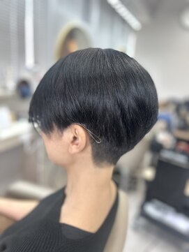 アオ 花咲町(a-o) 爽やか刈り上げショート♪