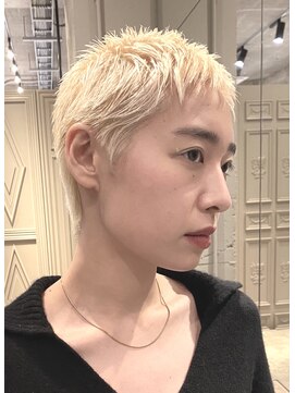 ザ ストラマ(THE STRAMA) suzuki/ベリーショート/ピクシーショートヘア/ブリーチ/おんまゆ