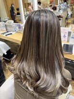 フィゼル あべのルシアス店(Aujua fizelle)&nbsp;コントラストハイライトカラー×アッシュグレー