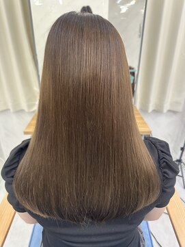 エミン(emyn) 髪が変わる【美髪革命】艶髪/髪質改善/縮毛矯正/代々木