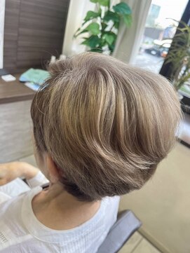 カラーボックス(color box) 白髪を活かしたグレージュヘア