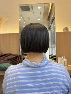 ウイ バイ ファースト 北四番丁店(u'i by first) 首元がスッキリ見えるコンパクトなボブ