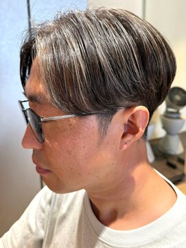 ナチュラル ヘアーデザイニング(Natural hair designing) 攻めすぎないのが正解！ハイライトで魅せる大人メンズショート