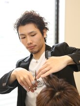 ヘアーメイクルーツ(HAIR MAKE ROOTS)