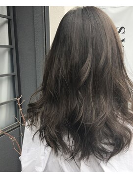 ヘアーアンドスパ アルバス(HAIR&SPA ALBAS) 『ALBAS』ナチュラルハイライト×立体感×グレイアッシュ
