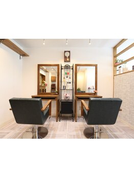 【2席＋個室1席の少人数プライベートサロン】アナタだけの特別な空間をご提供致します。