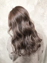 キュー(cue)&nbsp;【cue】ハイライトで作るナチュラルグレージュ