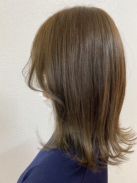 アイズ(Aizu) 【Aizu 蒲原】外ハネ透明感アッシュベージュ