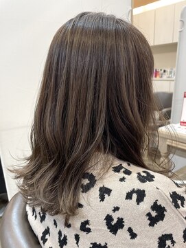 アルターリール(aL ter Rire) アッシュベージュ/白髪ぼかしハイライト