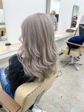 ニュート(Neut ) ホワイトシルバーベージュカラー/ハイトーン/ケアブリーチ名古屋