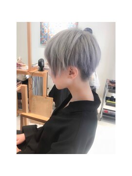デイズ(days) シルバーカラー　前髪マッシュショート  イメチェン韓国マッシュ