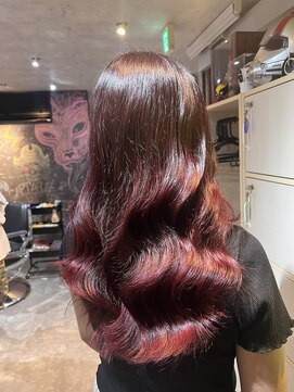 スパークスヘア(Sparks hair) 赤髪が似合う女性は美しい。美しすぎて眩しい。