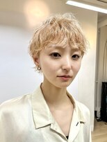 ブリーチパーマ　ハイトーンショート　マッシュ　ウェーブ