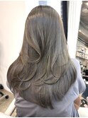 アッシュベージュくびれヘアモテ髪フェミニンロング