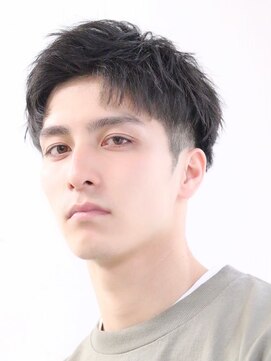 テン 心斎橋(tenn.) ツーブロックマッシュショートレイヤースパイキーショートヘア