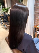 スット 渋谷(slut) くせ毛改善ストレート