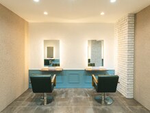 ジルチ ヘアー(Zilch hair)の雰囲気（席と席の間を広く確保した空間でリラックスをご提供）