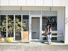 ニーノ(nino)の雰囲気（日常にそっと寄り添う、白い小さなサロン）