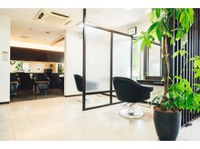 ブランシェの雰囲気（全席半個室のガーデンカフェ風の店内で癒されながら過ごせます♪）