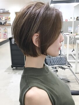 オウル(Owll) 似合わせカット×小顔ショートひし形ブルージュイルミナカラー