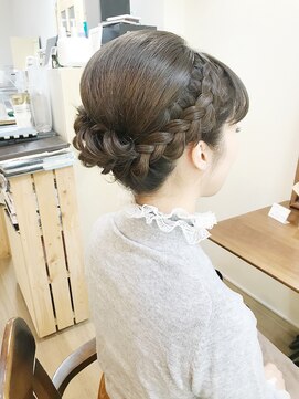 ロカット サロン(Roquat Salon) 夜会巻き着物ヘアきれい目アレンジ【ヘアアレンジ 立川/国立】