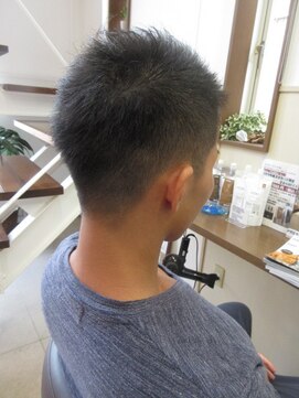 コアフィールフィス(COIFFURE fils) 刈り上げショート