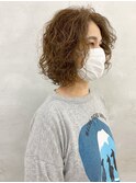 ベージュカーリーボブ