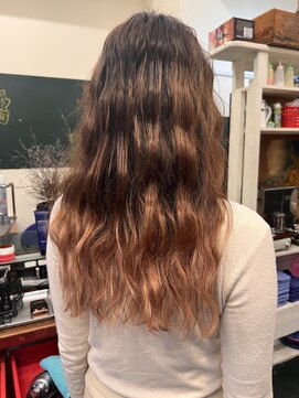 ヴィクターサルーンケイ(VICTOR SALOON K) ふわふわウェーブ