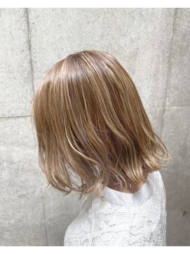 レイドバック(LAID BACK) 【代官山美容室】白髪ぼかしハイライト☆