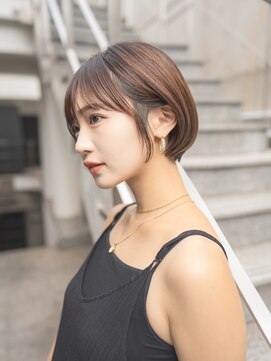 クオン 伊勢崎(QUON.) 斜めバング/グレージュカラー/デザインカラー/シルキーベージュ