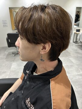 ヒュイル バイ ニアウ(Hwyl by Niau) メンズマッシュセンターパートスパイラルパーマニュアンスパーマ