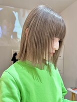 ヒビヲ(HIBIO)&nbsp;ショートボブ切りっぱなしレイヤーカットハイトーンケアブリーチ