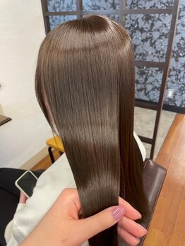 フリーダムクルール 総社駅前店(freedom couleur)の写真/プチプラでうるツヤな仕上がりが叶う☆Tr付きクーポン多数♪《話題の水素トリートメント＆縮毛矯正¥17600》