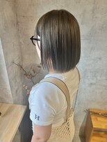 フィル(fil.)&nbsp;［fil.西村］オリーブグレージュ　切りっぱなし/ボブ/ショート