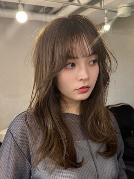 ファルベ(Farbe) くびれロング/韓国巻き/大人レイヤー/顔まわりカット