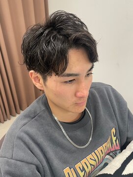 ナンバー ジェミカ 札幌(N° jemica) センター分け/メンズパーマ/刈り上げ