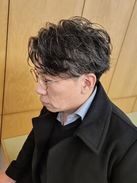 ニアウ 伊勢崎連取店(Niau) 刈り上げセンターパートフェザーショートパーマ