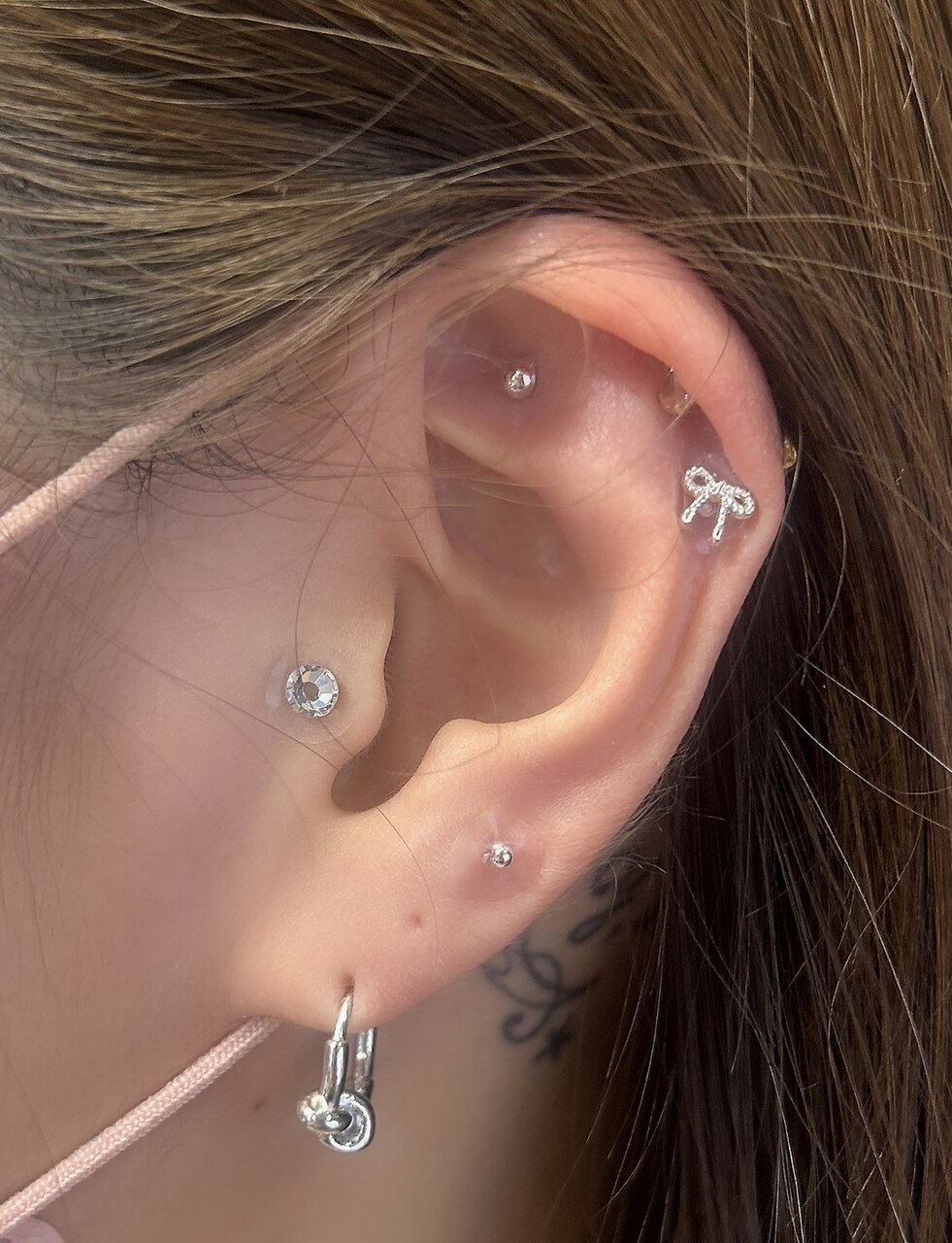 20代30代に人気の【耳ツボジュエリー】3粒、4粒：L244724006｜ジウ