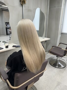 ピンク バイ アンジェリカ 瓢箪山店(PINQ by ANGELICA) 黒染め剥がし　ホワイトブロンドカラー